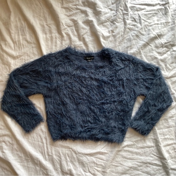 Blue fuzzy sweater US S - Picture 3 of 5